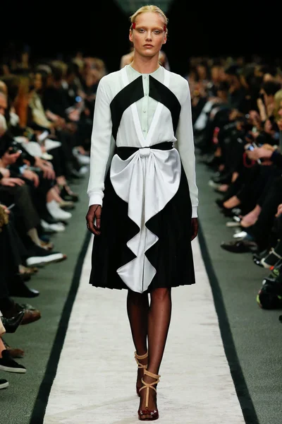 Look 34